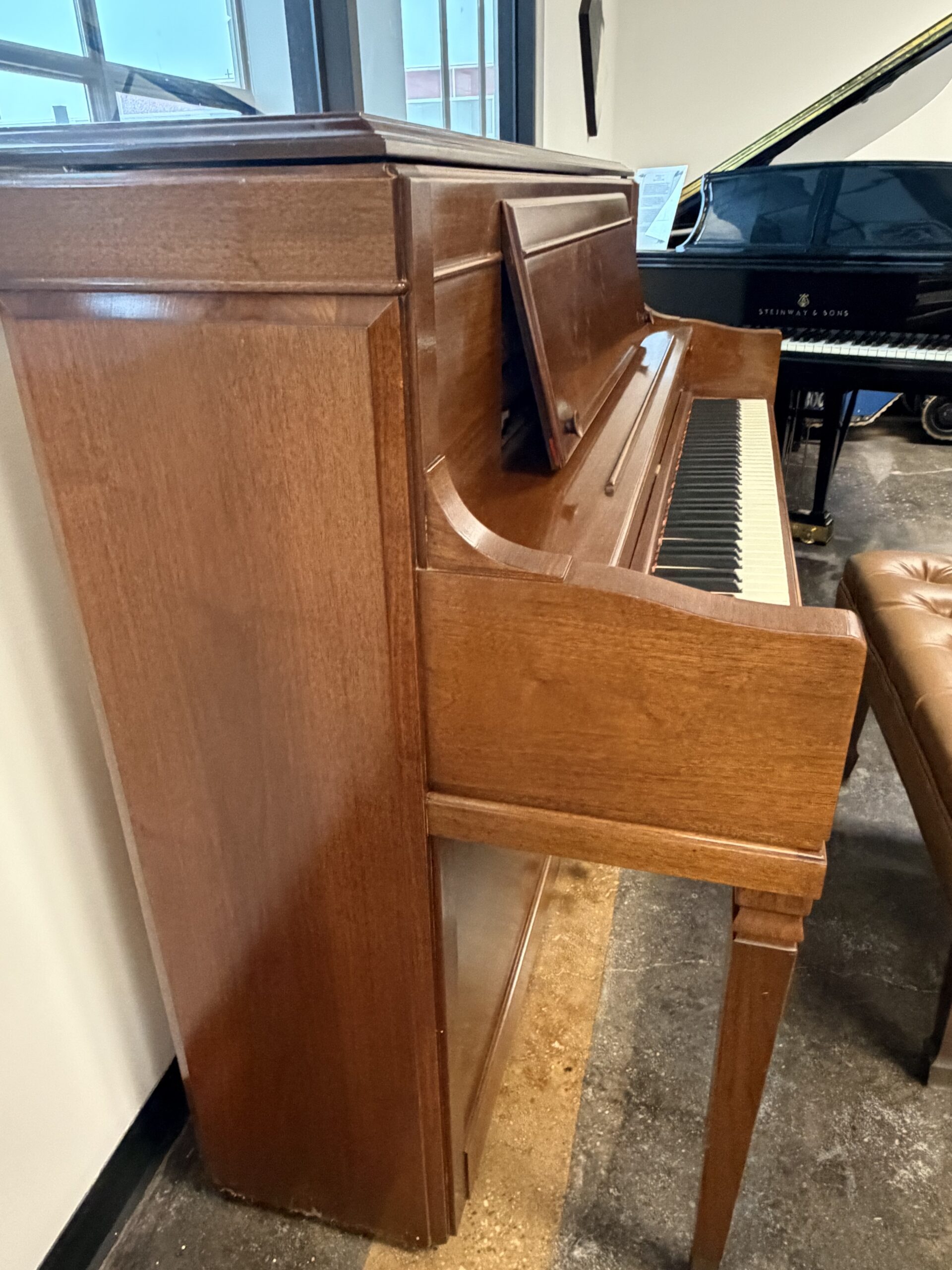 Steinway upright piano y1980 cherry/maple finish - Image 3